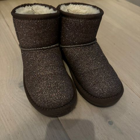 Uggs etterligning