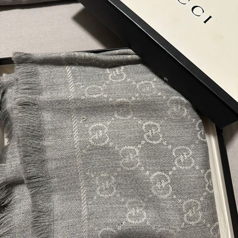 Gucci GG jackquard knitted scarf