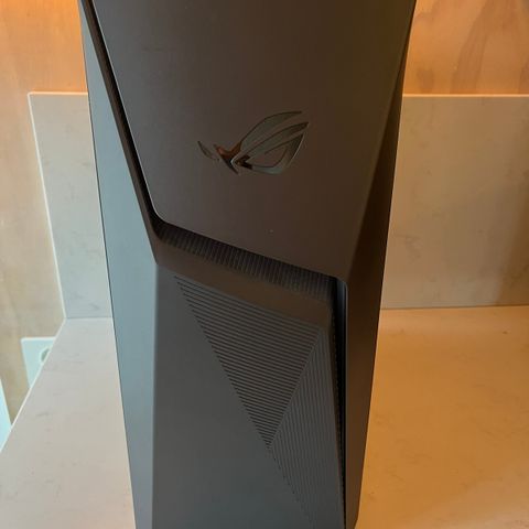 Gaming PC Asus Rog Strix m diverse utstyr