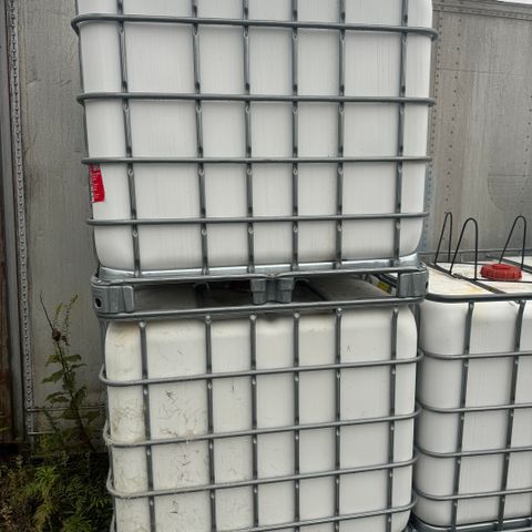 1000 liters IBC Containere.