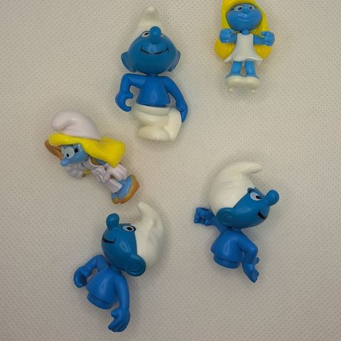 Diverse Smurfe figurer