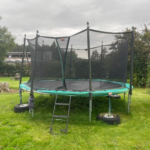 Trampoline