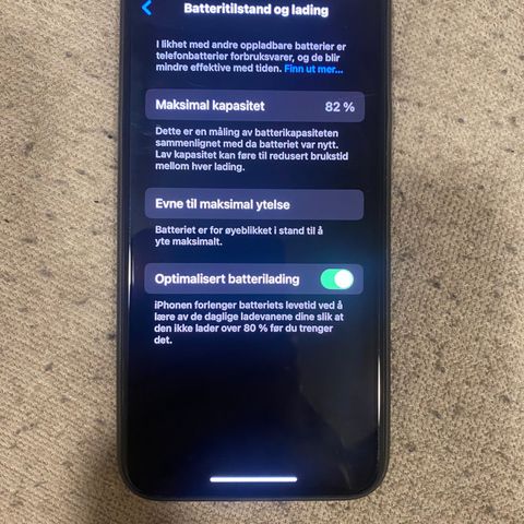 iphone xs 64bg batteri 82%