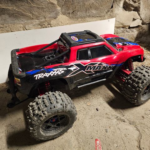 Traxxas X-maxx med widemaxx kit