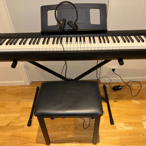 Roland FP-10 Piano med tilbehør