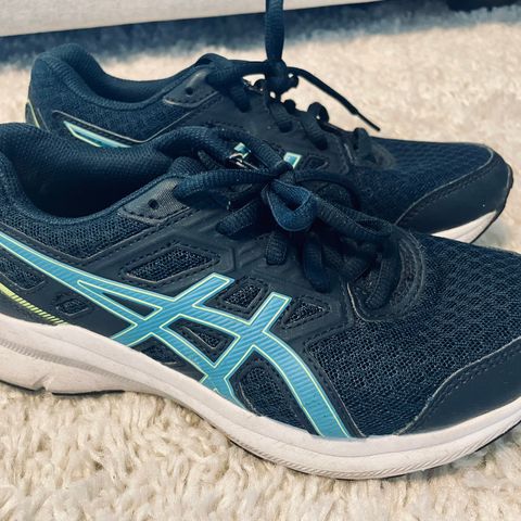 Asics str 36