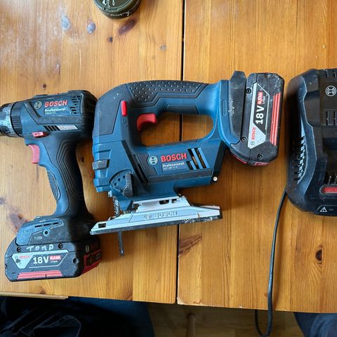 Blå  Bosch 18v  Drill og Stikksag