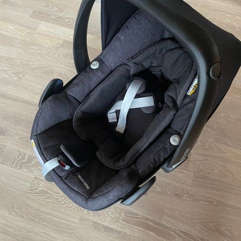 Maxi Cosi Pebble bilsete - sort