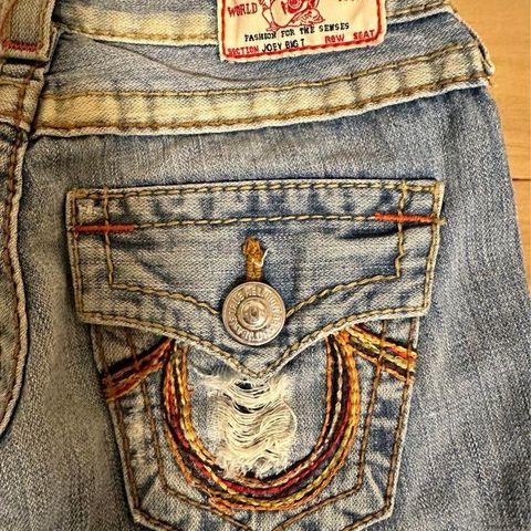 TRUE RELIGION SLENGBUKSE