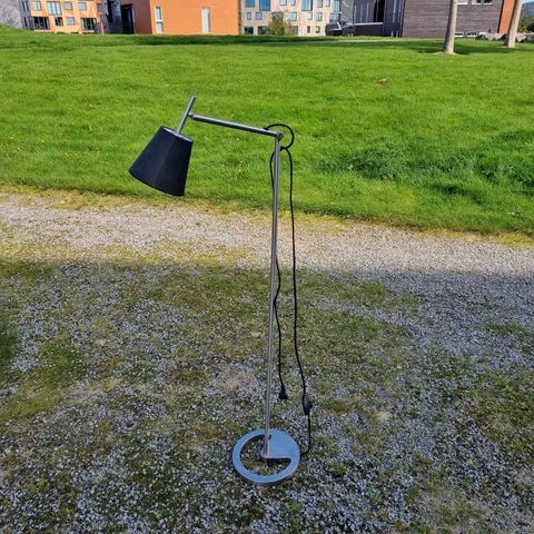 IKEA nyfors gulvlampe