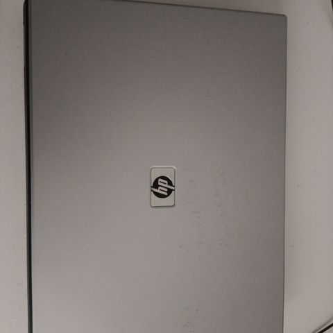 Gammel laptop / Bærbar PC.