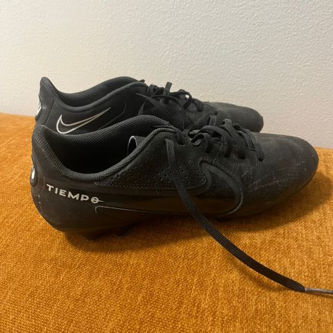 Nike tiempo fotballsko strl 40,5