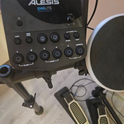 Alesis elektrisk trommesett