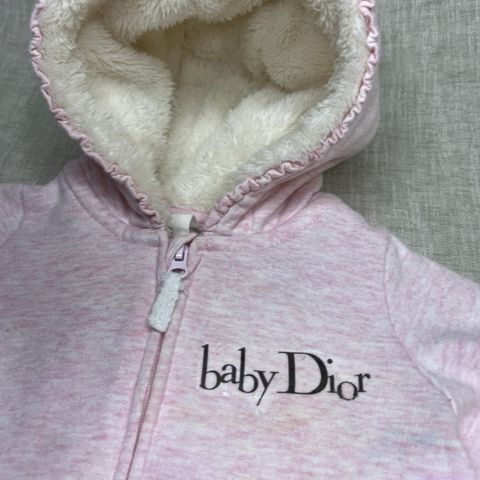 Baby Dior genser / jakke med deilig fleece pels i hetten