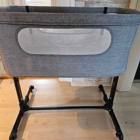 Moweo bedside crib