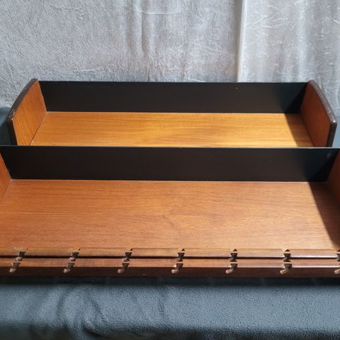 Vintage teak vegghylle