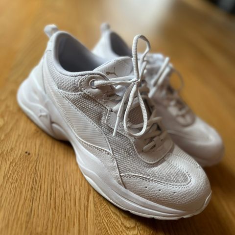 Puma Cilia sneaker i størrelse 40