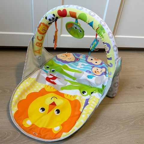 Babygym for de minste - Fisher Price - I topp stand