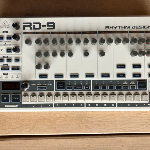 Behringer RD-9