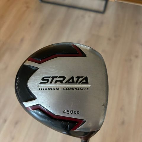 Golf driver fra Strata selges