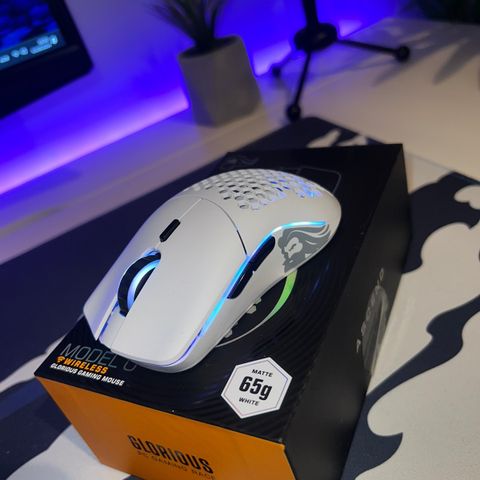 Glorious model o- wireless