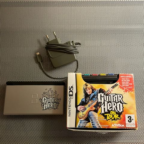 Nintendo DS Lite Guitar Hero: On Tour Special Edition + Kontroller og Spill