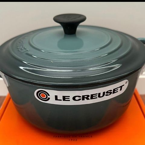 LE CREUSET. 2,4 liter