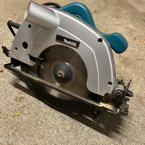 Makita 5604R sirkelsag 165mm 950w