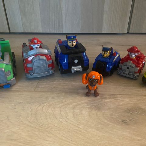 Paw patrol biler og figurer