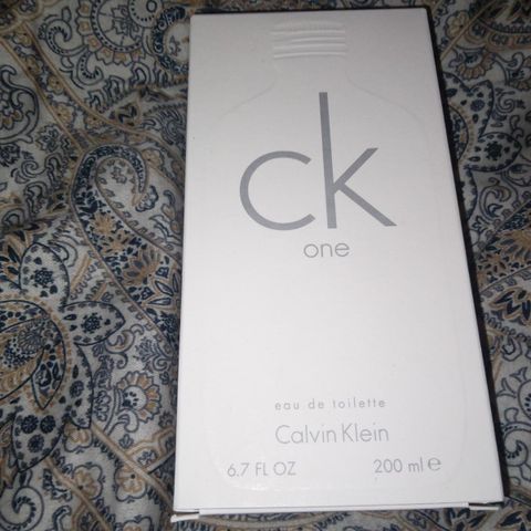 2.Tilsand Helt Nytt Parfyme Calvin Klein CK One edt 100ML og 200 ML