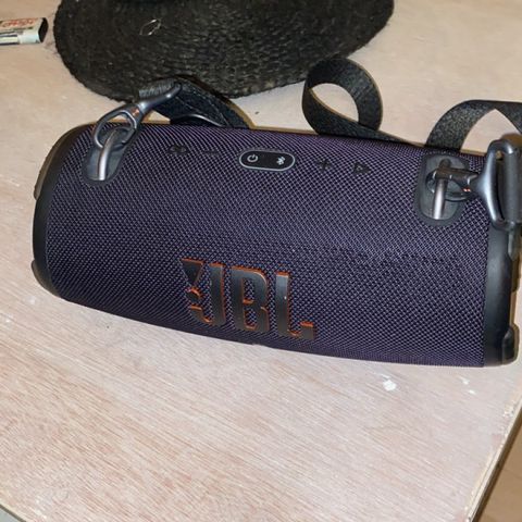 JBL EXTREME 3 med lader . 2300kr.