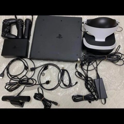 Playstation 4 PRO med PS VR 1 og 8 spill