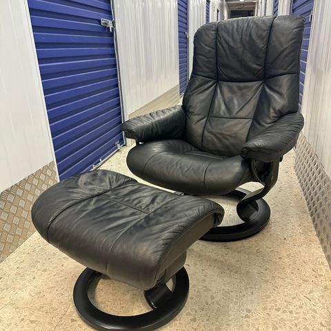 Stressless® Mayfair (M) classic lenestoler fra Ekornes med krakk