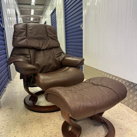 Stressless® Reno (M) lenestol med krakk fra Ekornes