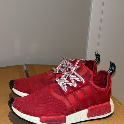 Adidas nmd/rød/lite brukt/ veldig fine/ STRL 43 1/3 SE BILDE!/