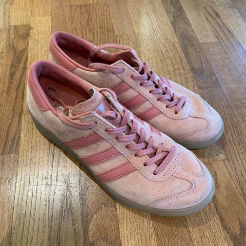 Rosa Adidas Samba str. 41 og 1/3