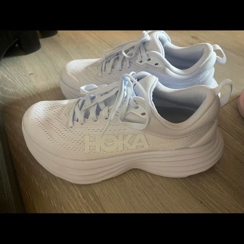 HOKA bondi 8 ,hvite str 36