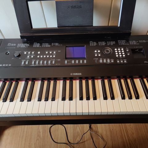 Keyboard/synth/el piano Yamaha portable grand DGX-650