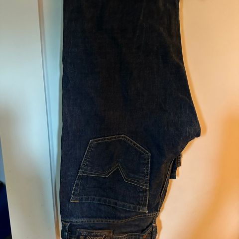 Diesel  Larkee Jeans i str 34/34