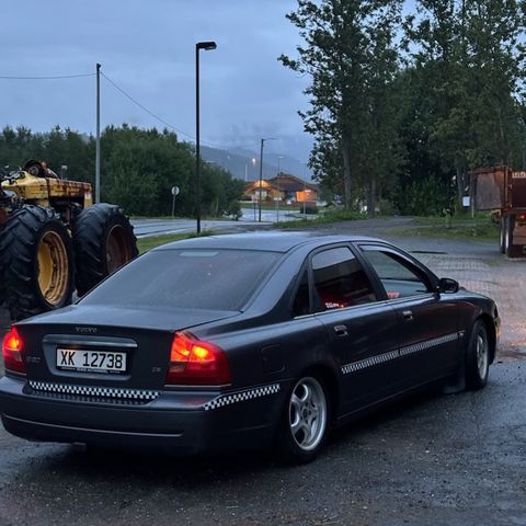 Volvo S80 D5 selges i deler.