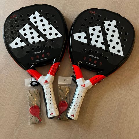 Adidas Metalbone 3.2 padel racket