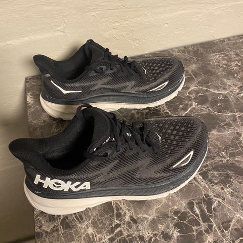 Hoka Clifton 9