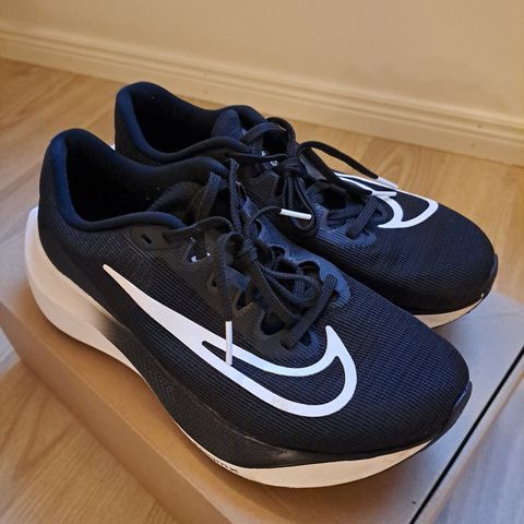 Nike Zoom Fly 5 str 40.5