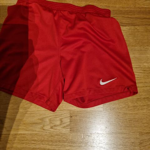 Rød Nike shorts