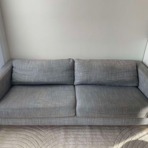 Lys grå ikea Karlstad sofa