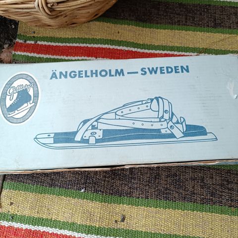 Gillberg's skøyter fra svenske Ängelholm i originaleske selges!