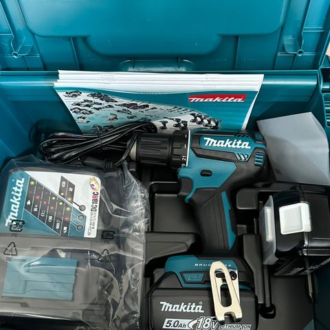 Makita 18v drill/skrutrekker 2x5.0ah