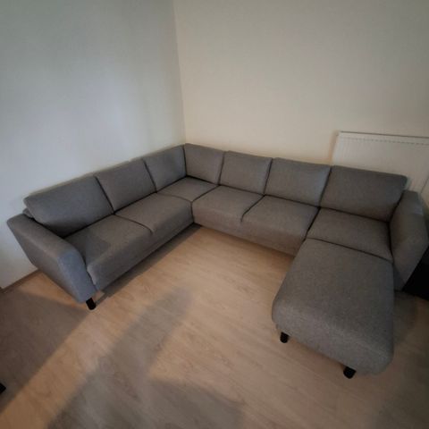 Slitesterk sofa med puff