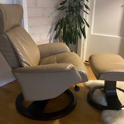 IMG/Ekornes lenestol m/krakk