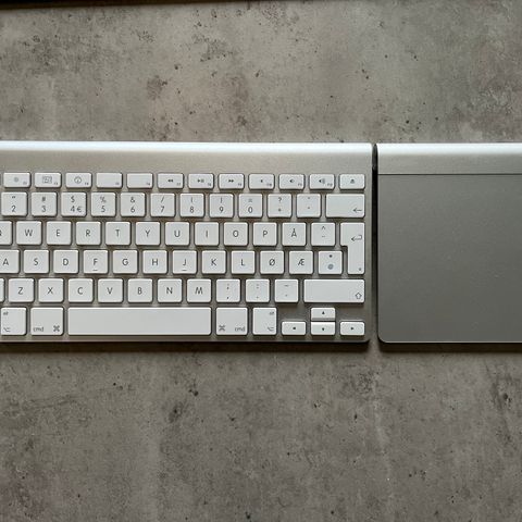 Apple tastatur og touch pad